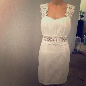 Pretty white floral laces dress M